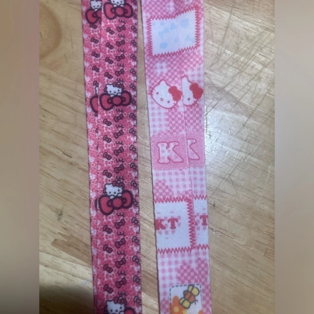 4/$25 Hello Kitty lanyards in 2 different designs. Get both for the $. Brand new